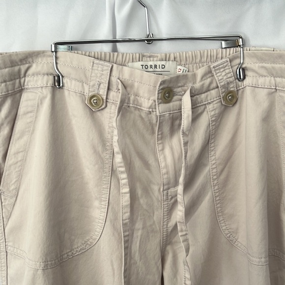 Torrid IVORY DRAWSTRING WIDE LEG PANT Size 12 - Picture 7 of 9